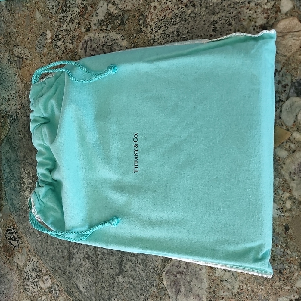 Tiffany Leather iPad/Tablet Cover - Picture 8 of 12